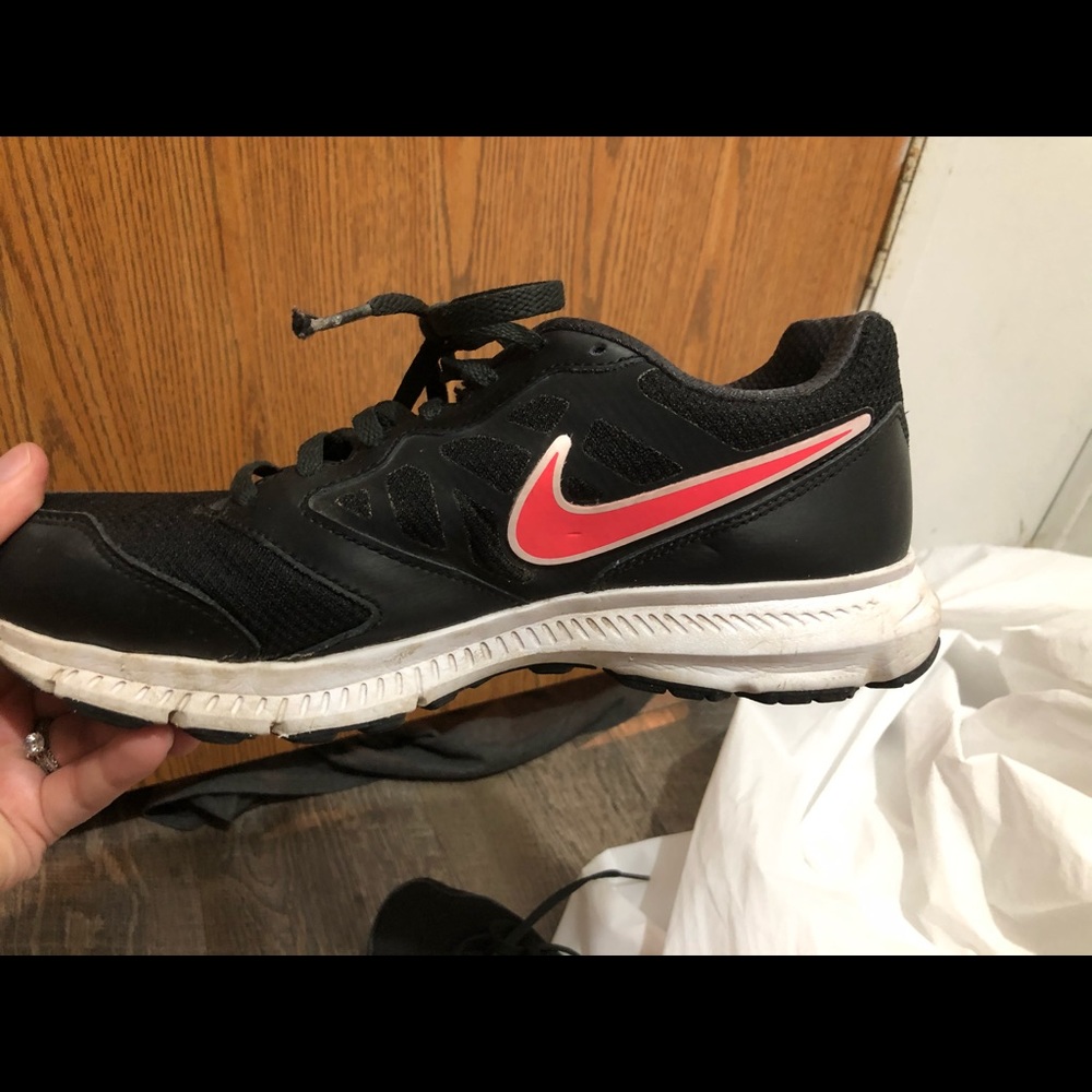 Nike tennis shoes